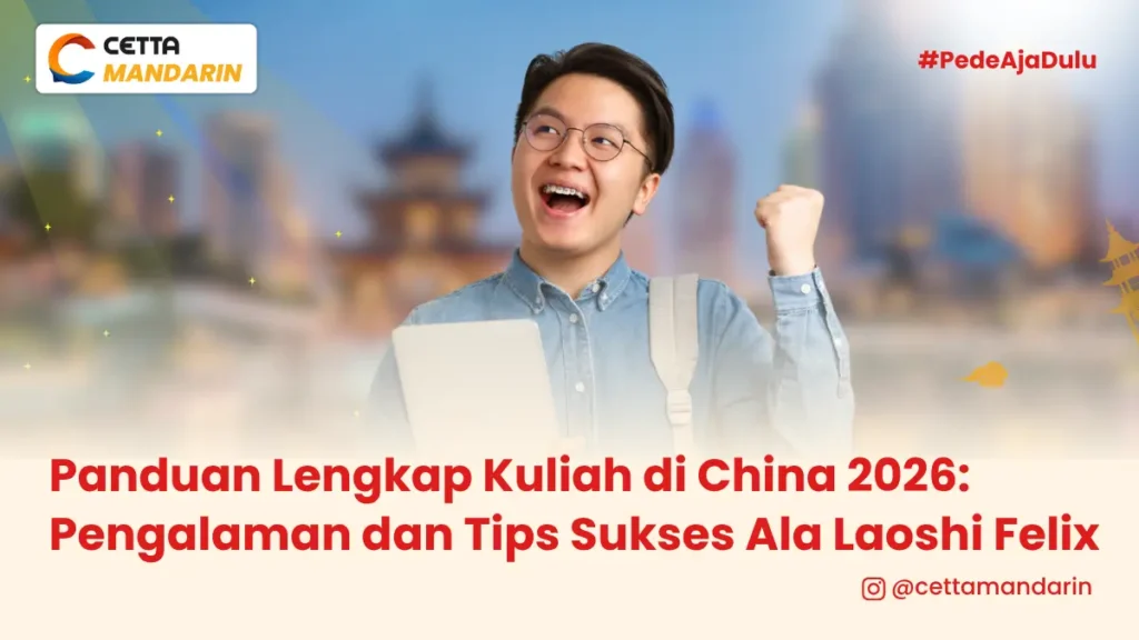 seorang lelaki mengenakan tas dan memegang buku, terlihat seperti seorang mahasiswa