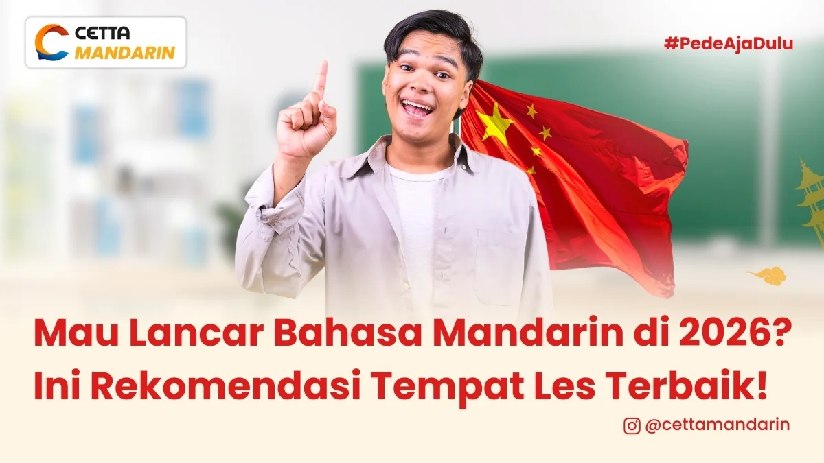 Seorang pira mengacungkan jari telunjuk ke atas memberikan rekomendasi kursus mandarin terbaik 2026 di Cetta Mandarin|Mau Jago Bahasa Taiwan? Ini Dia Tempat Les Terbaik Versi Cetta!|Seorang anak laki-laki membaca buku cerita pendek bahasa Jepang||Seorang wanita dengan percaya diri ujian HSK Bahasa Mandarin|Seorangw wanita mengenakan headphone dan berbicara depan layar laptop karena sedang kursus online Bahasa Mandarin di Cetta Online Class