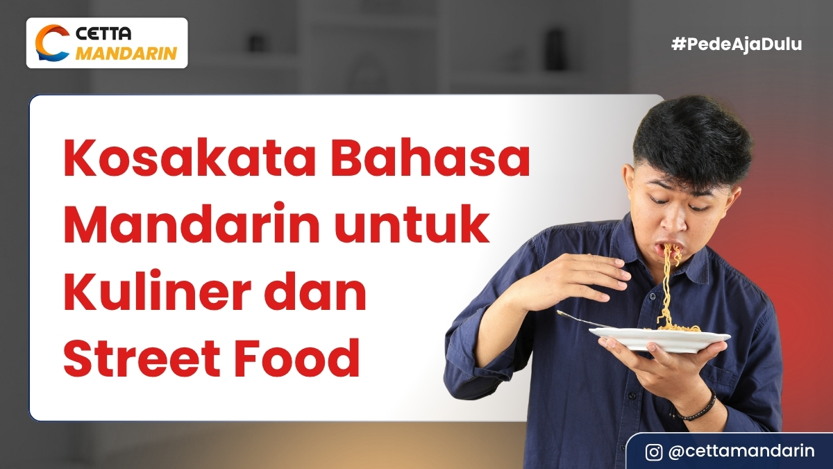 seorang lelaki sedang menyantap mie di atas piring yang ditopang tangan